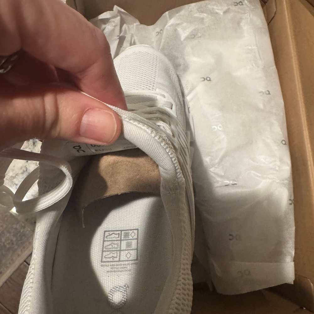 On Running White Athletic Shoes - Picture 6 of 6